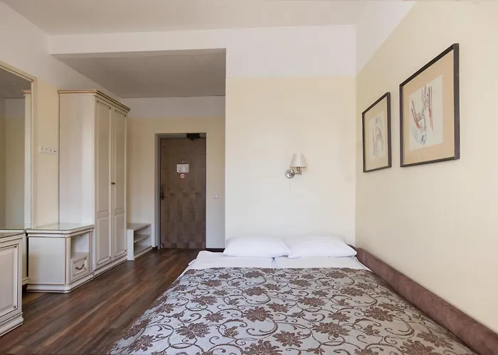 Hotell St. Barbara 3*